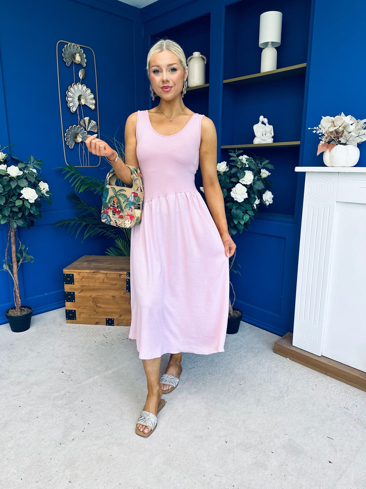 Amanda Detailed Midi Dress Baby Pink