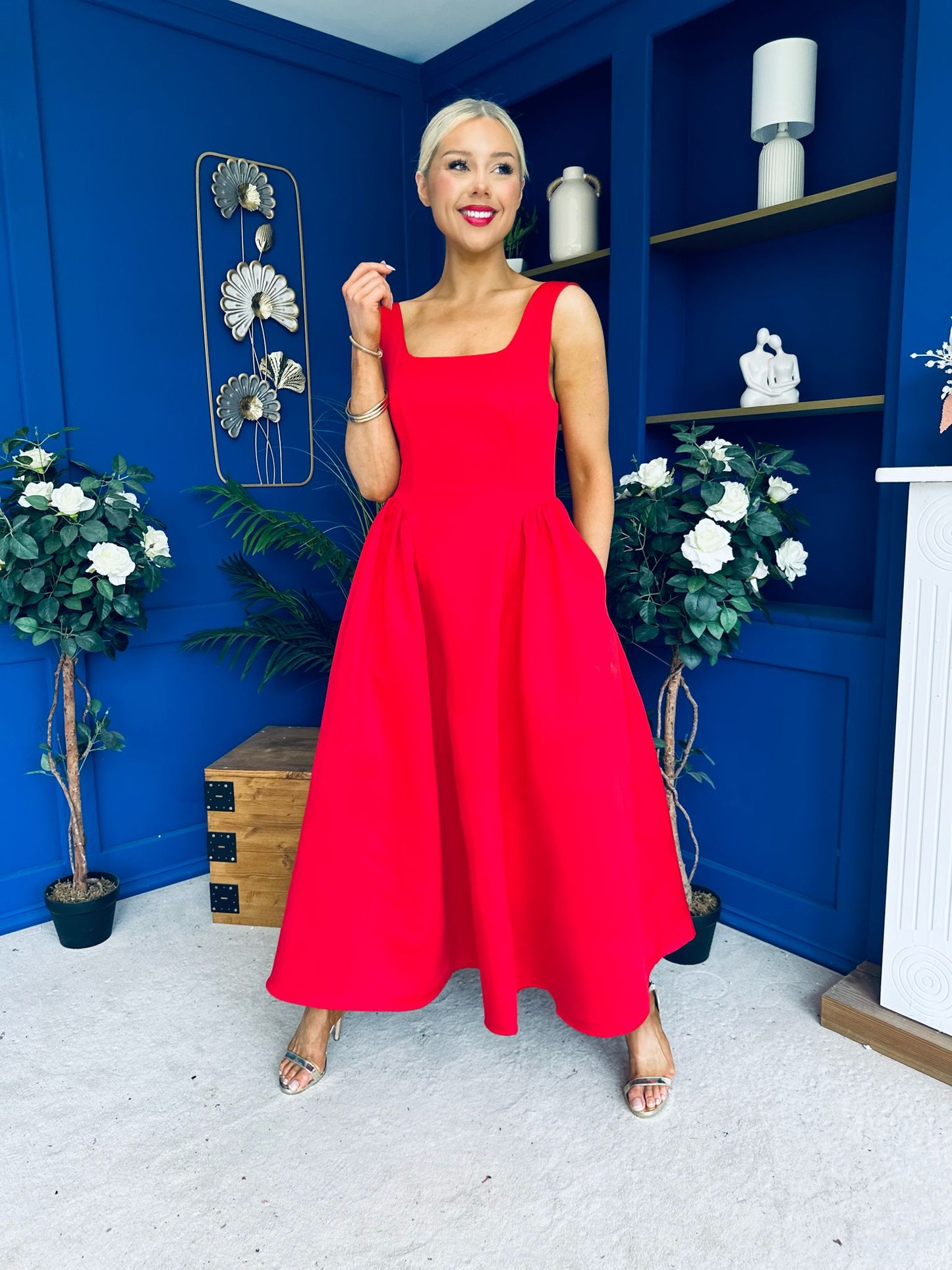 Miranda Square Neck Detailed Midi Dress Red