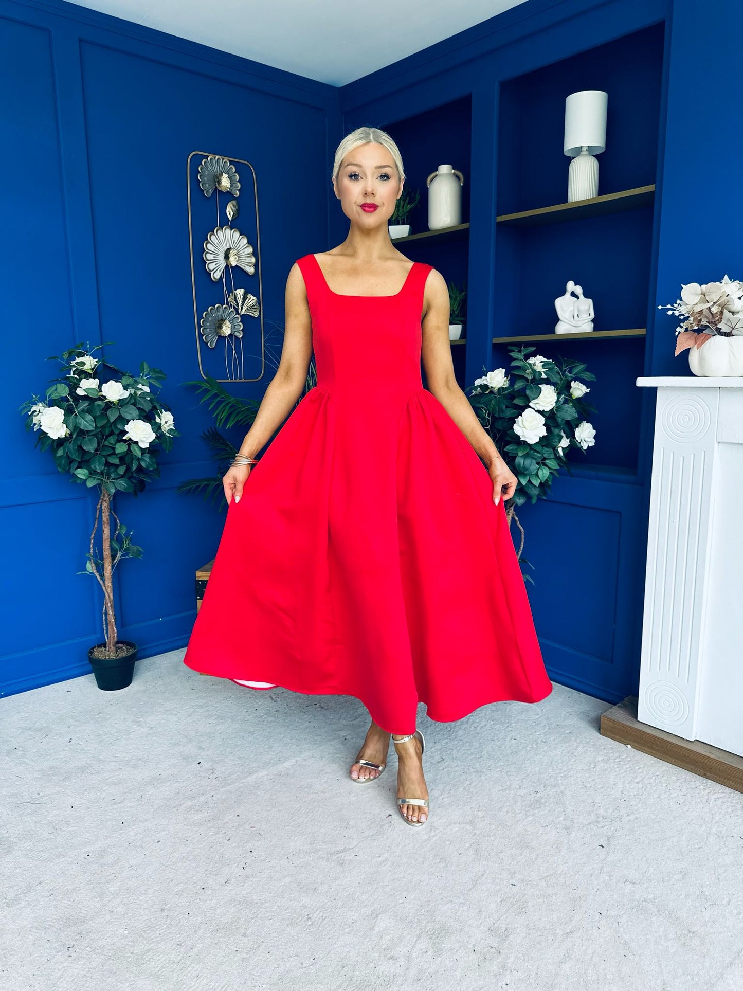 Miranda Square Neck Detailed Midi Dress Red