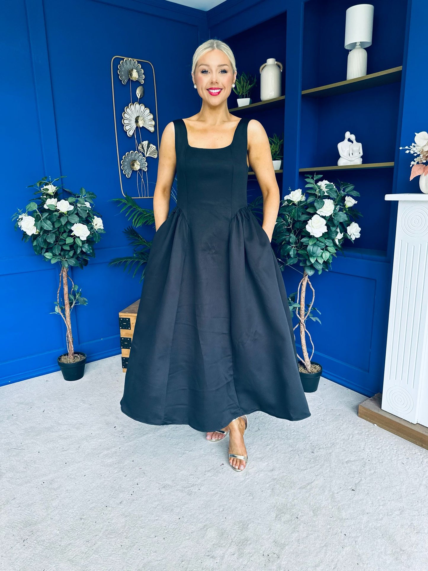 Miranda Square Neck Detailed Midi Dress Black