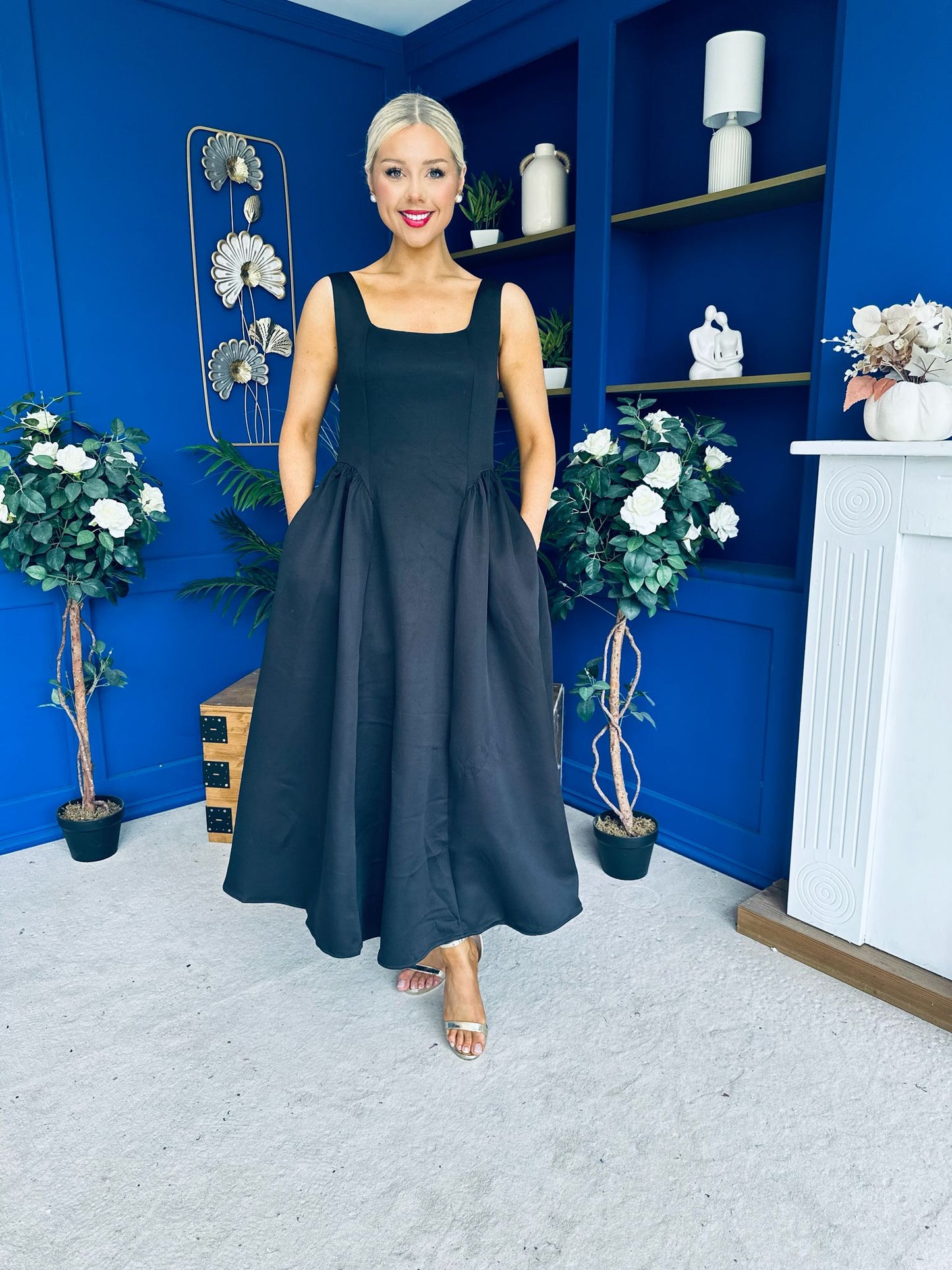 Miranda Square Neck Detailed Midi Dress Black