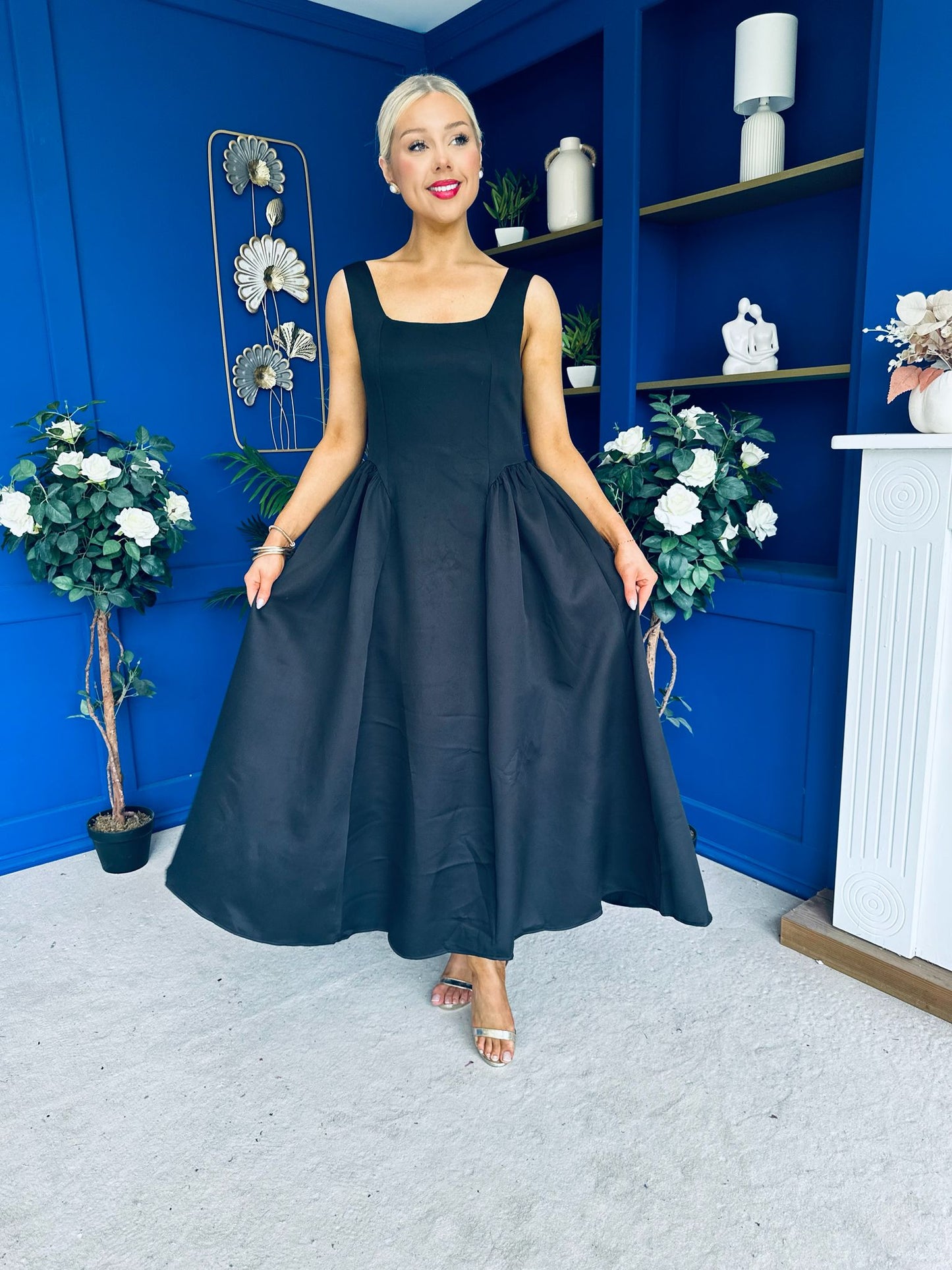 Miranda Square Neck Detailed Midi Dress Black
