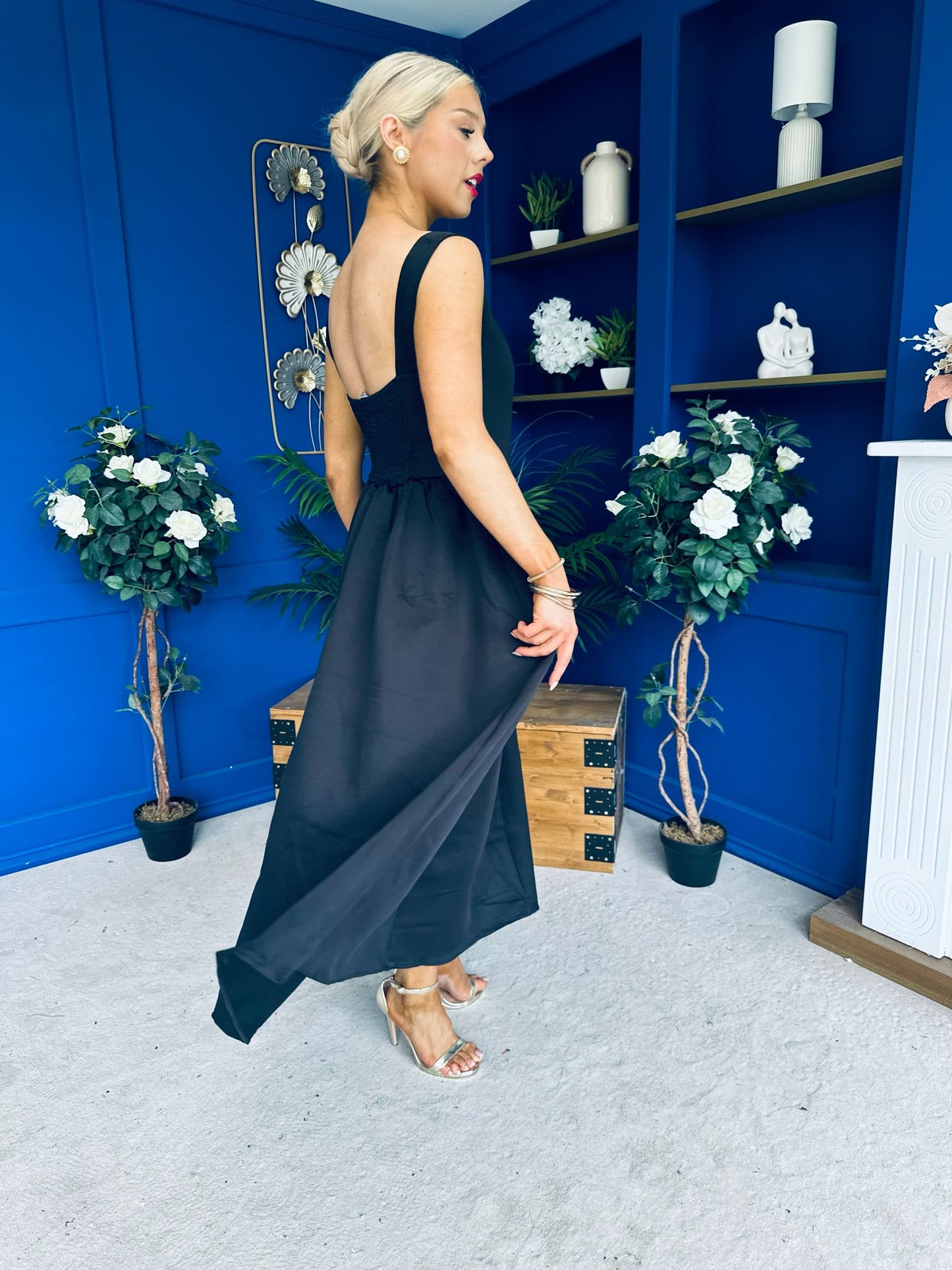 Miranda Square Neck Detailed Midi Dress Black