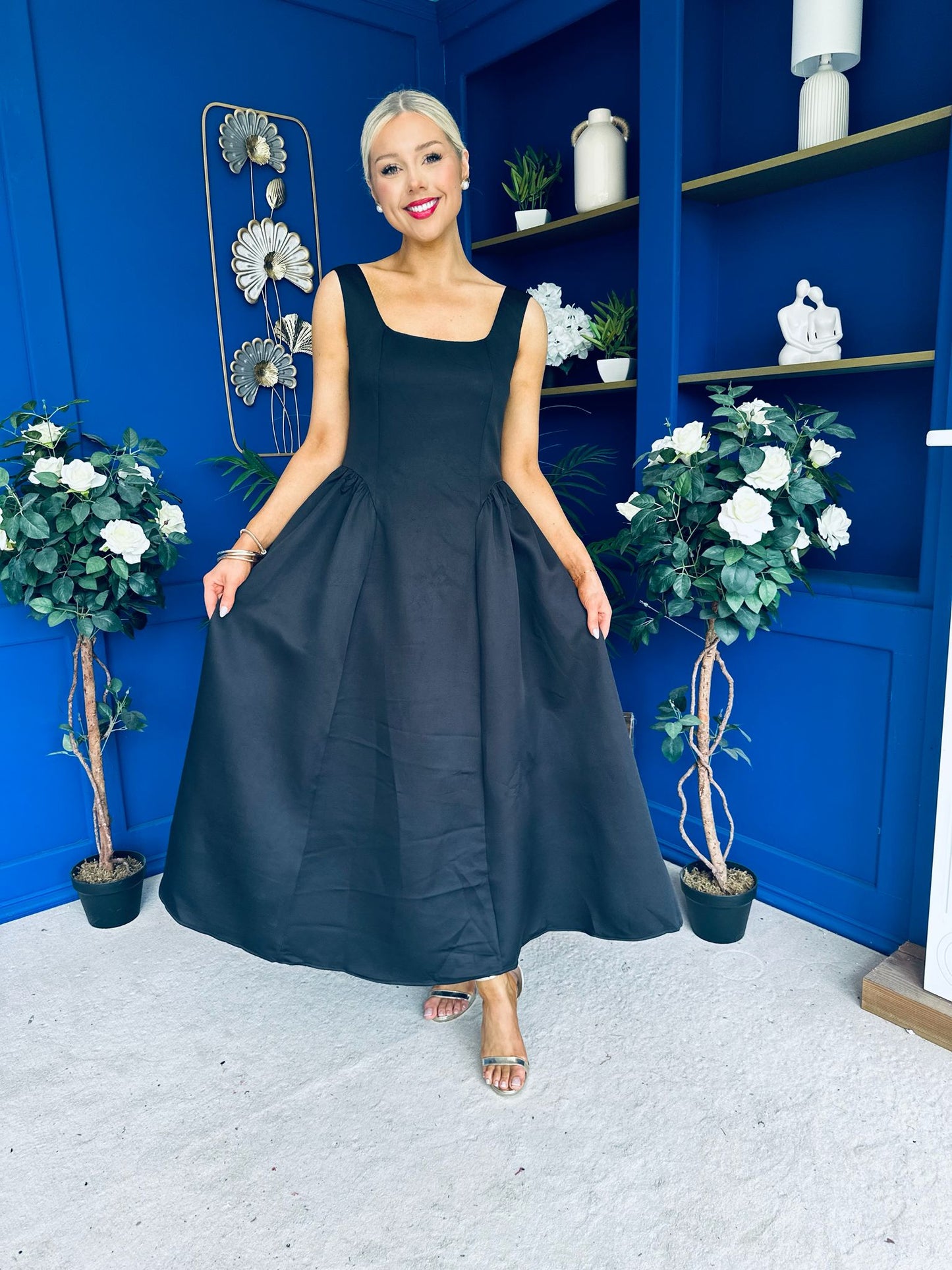 Miranda Square Neck Detailed Midi Dress Black