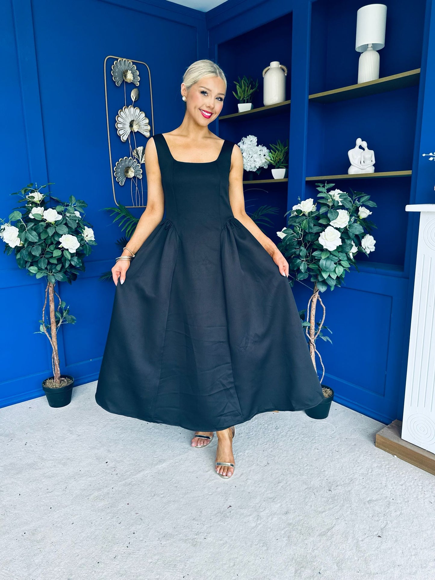 Miranda Square Neck Detailed Midi Dress Black
