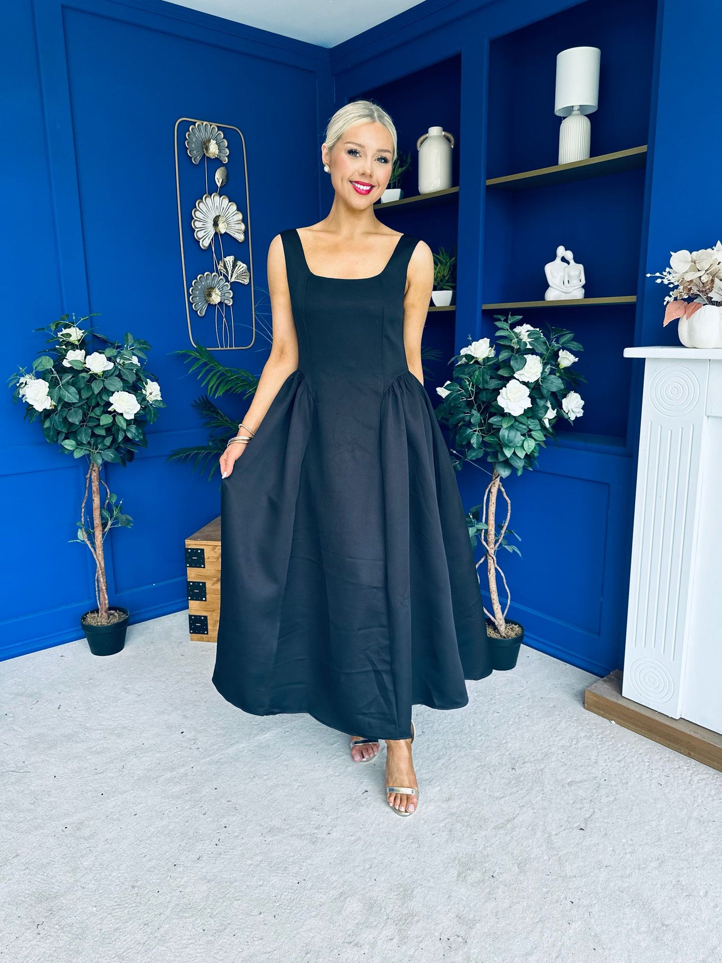 Miranda Square Neck Detailed Midi Dress Black