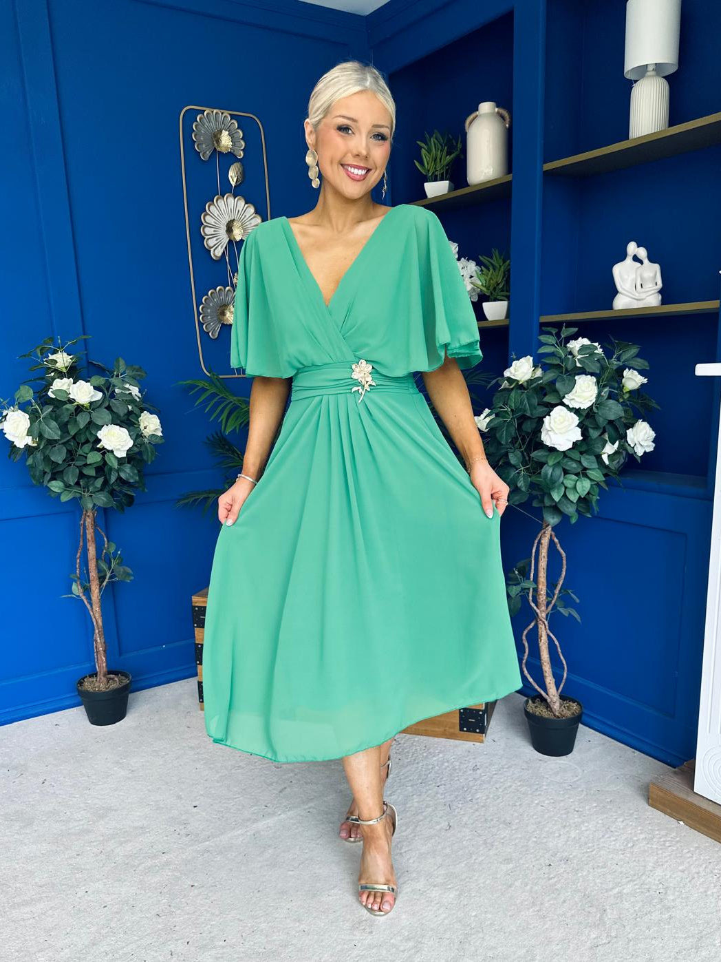 Nancy Cape Detailed Midi Dress Emerald