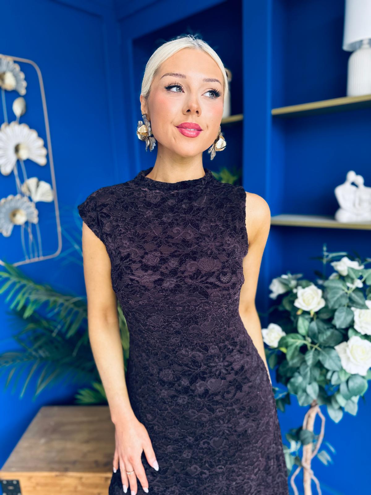Leonie Lace Sleeveless Midi Dress Burgundy