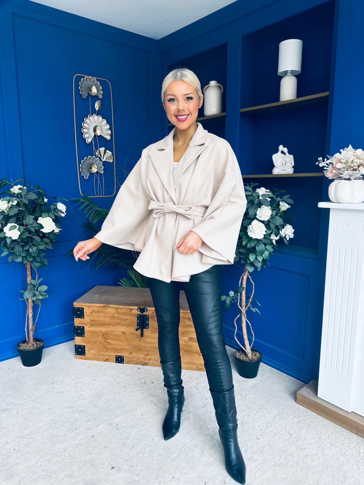 Tara Detailed Cape Jacket Cream