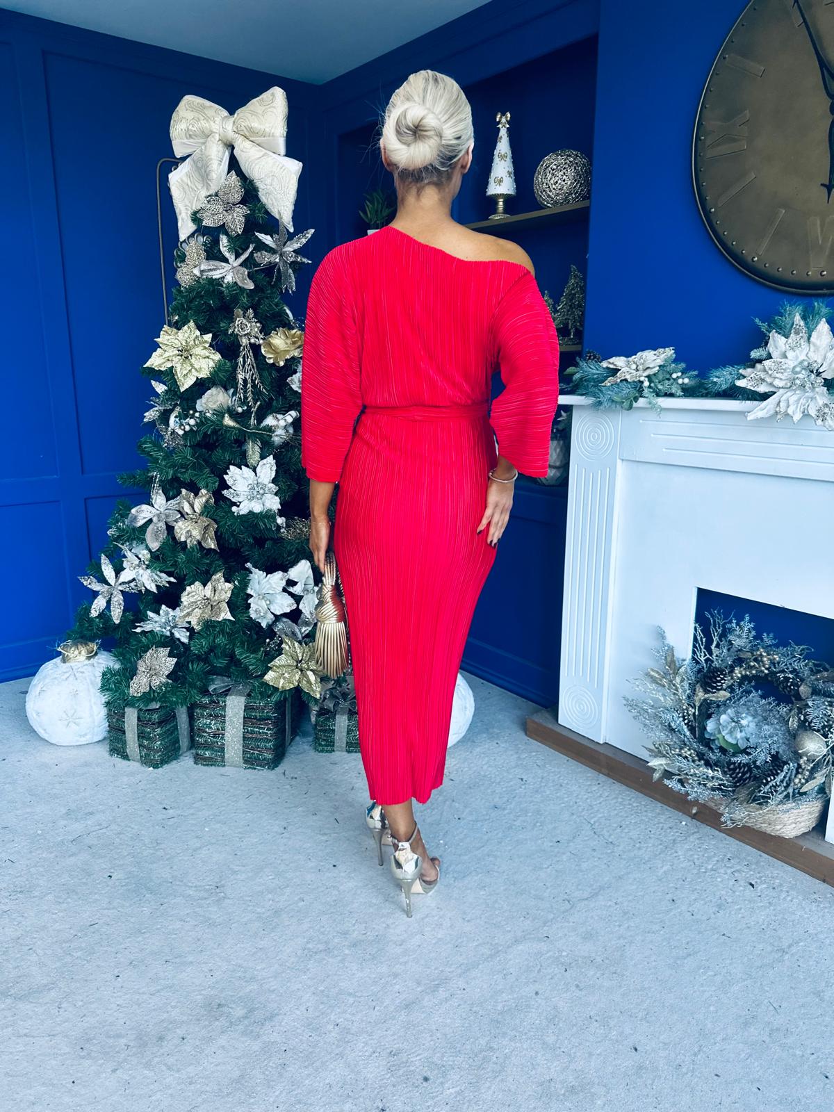 Vendy Off The Shoulder Plisse Midi Dress Red
