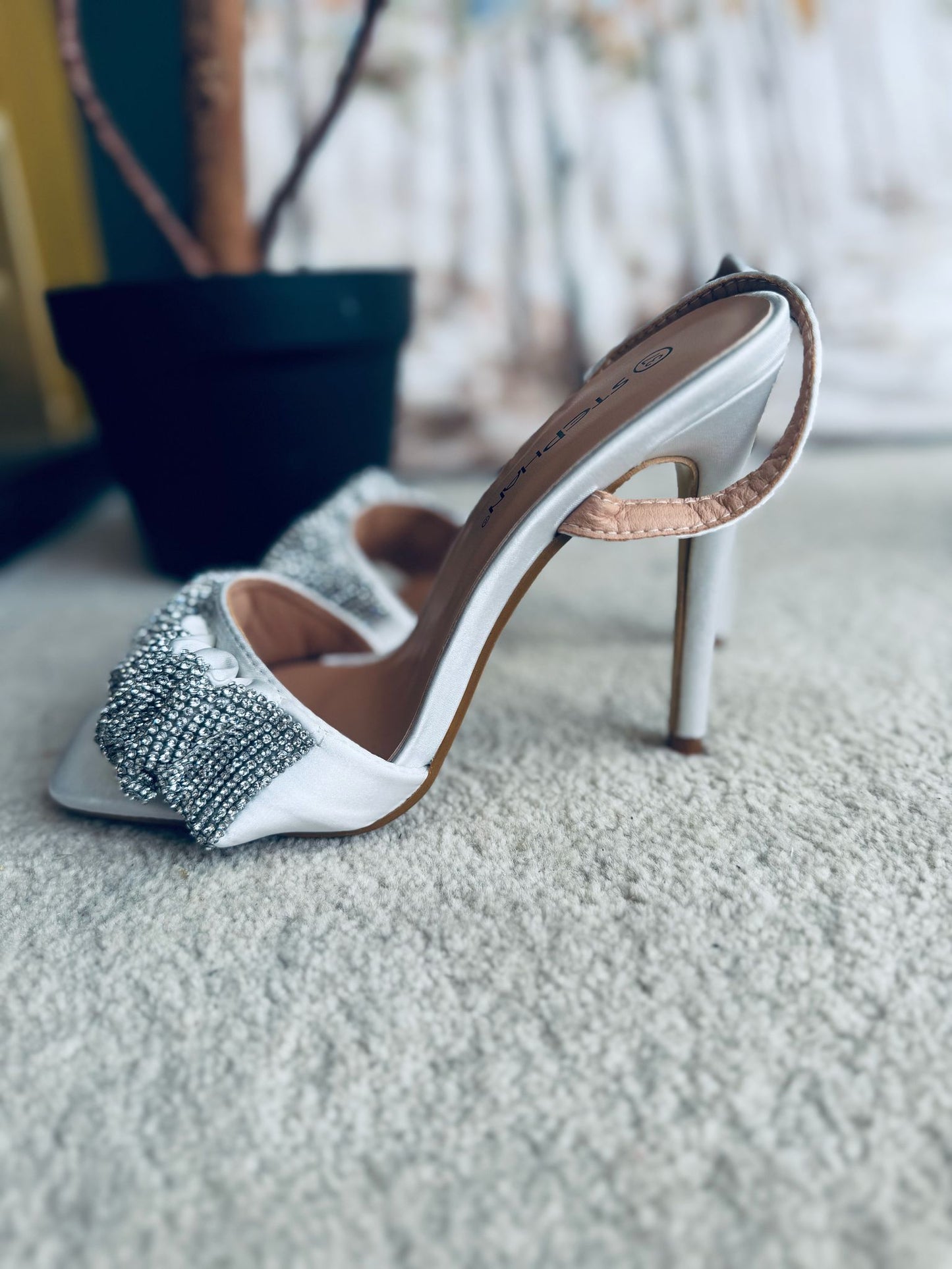 Chandler Heels White