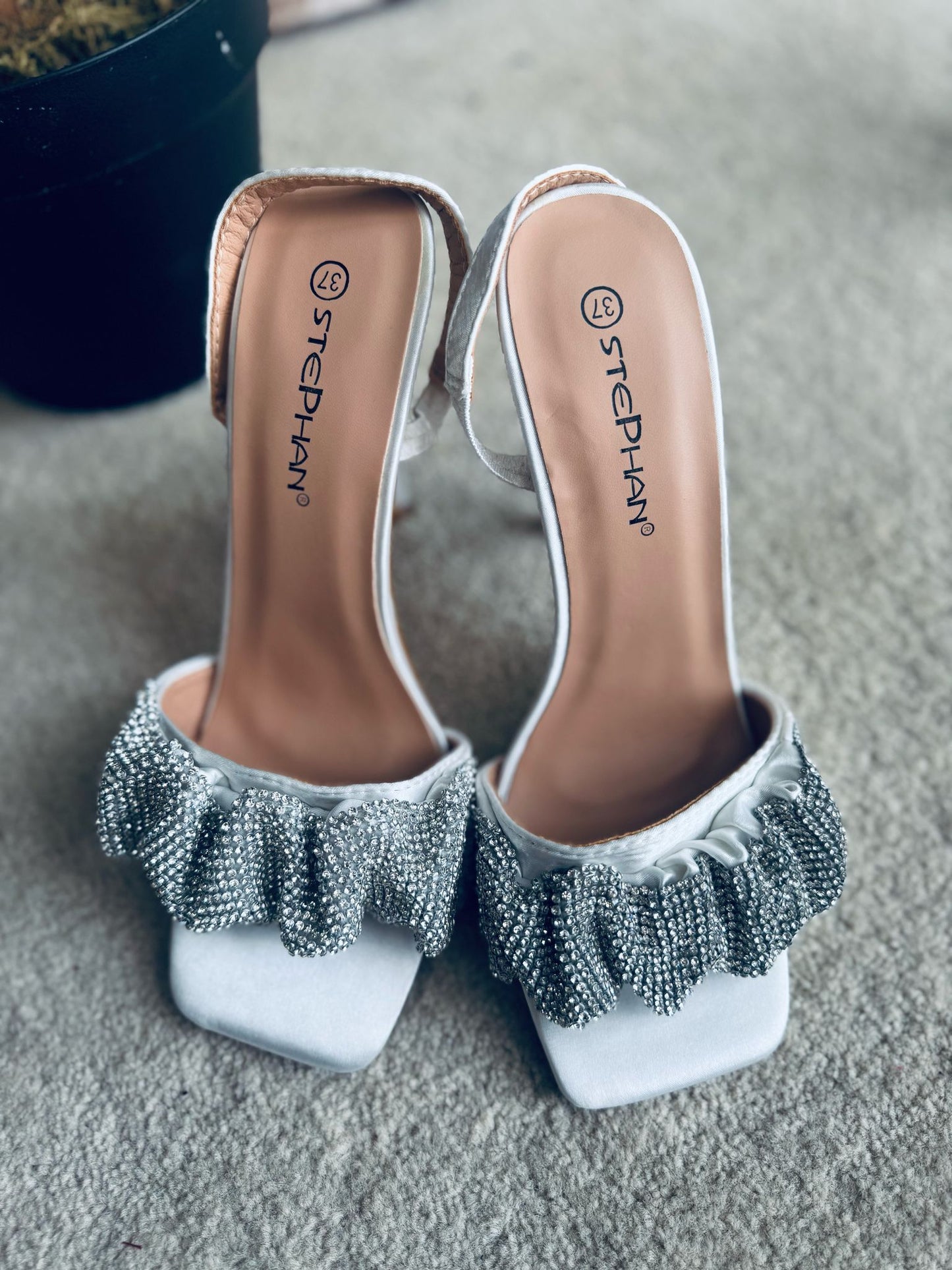 Chandler Heels White