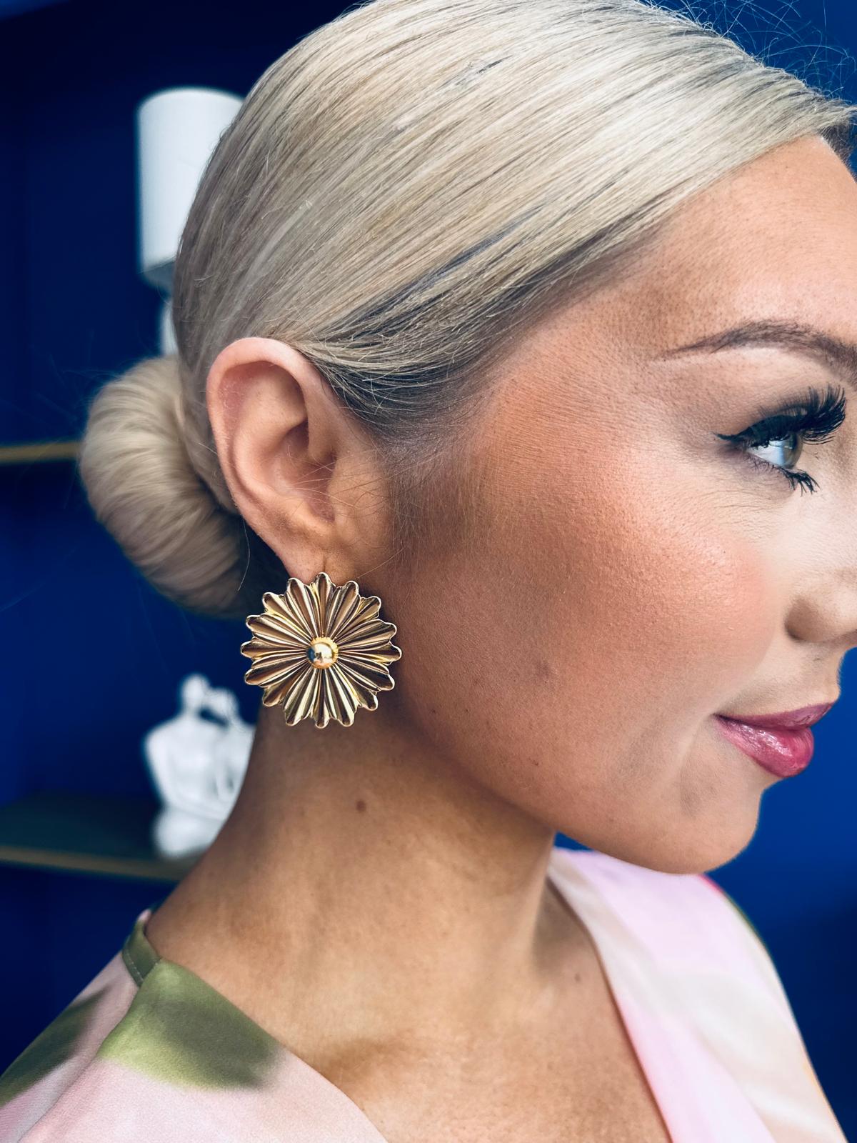 Daisy Stud Earrings Gold