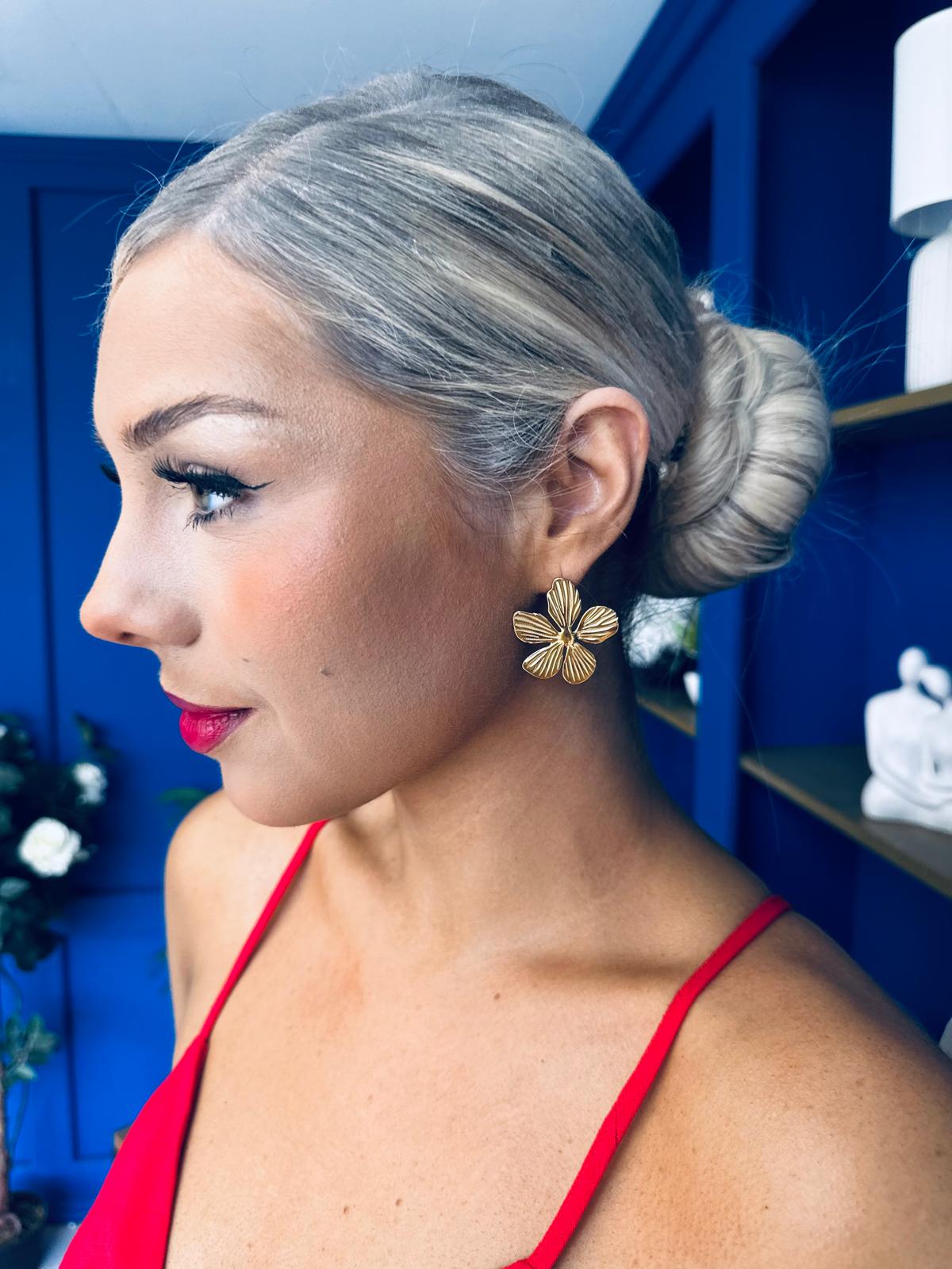 Petal Stud Earrings Gold