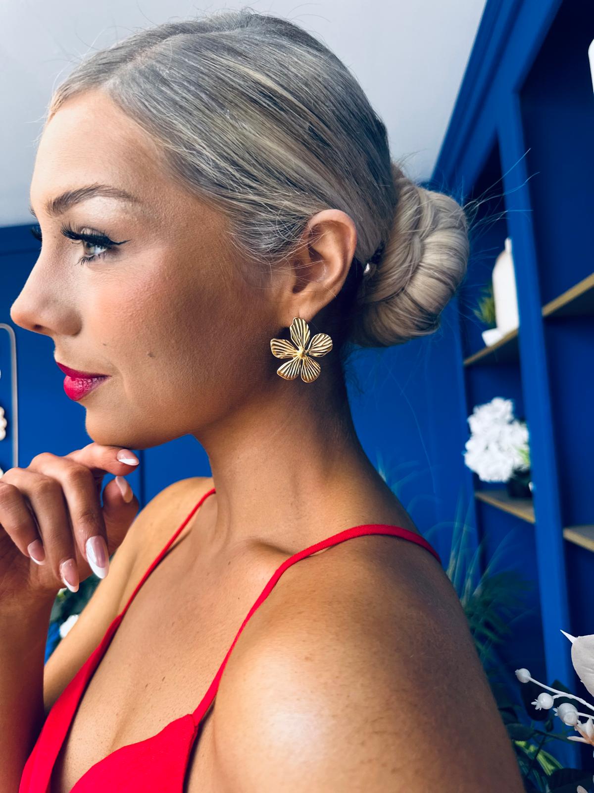 Petal Stud Earrings Gold