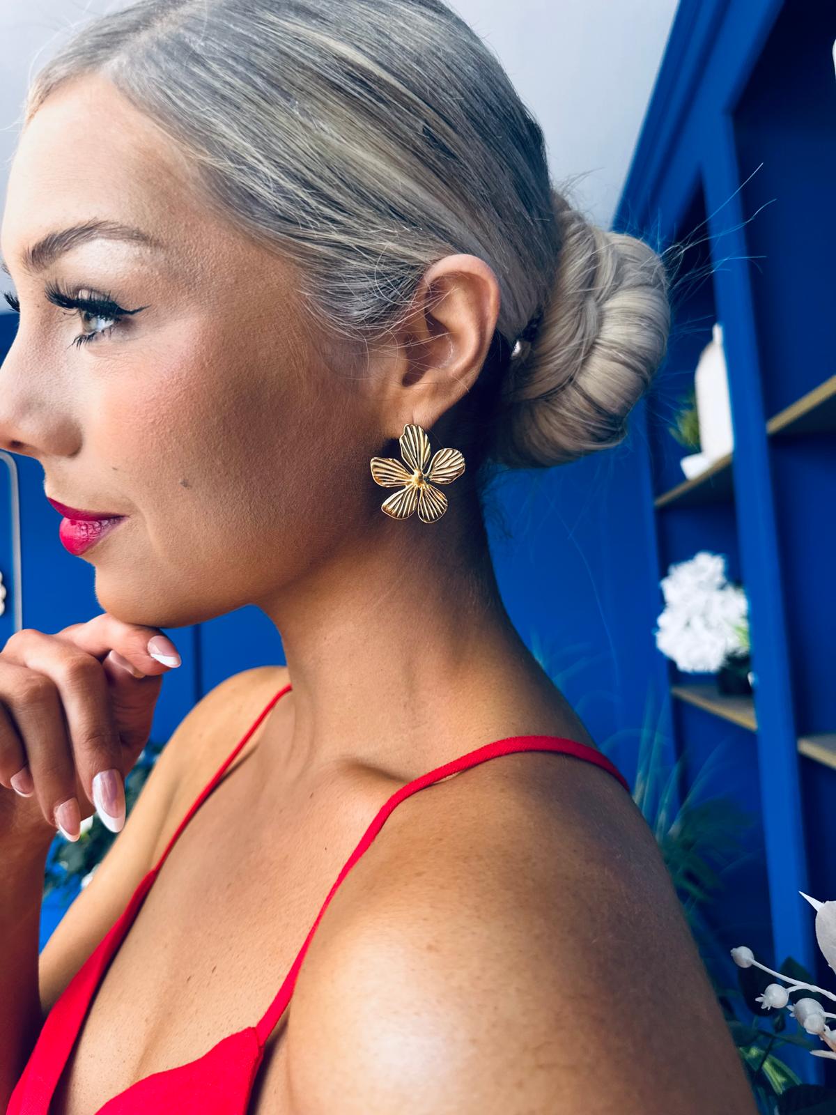 Petal Stud Earrings Gold