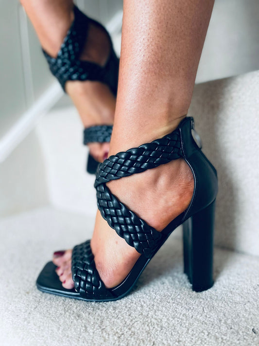 Tio Sandals Black